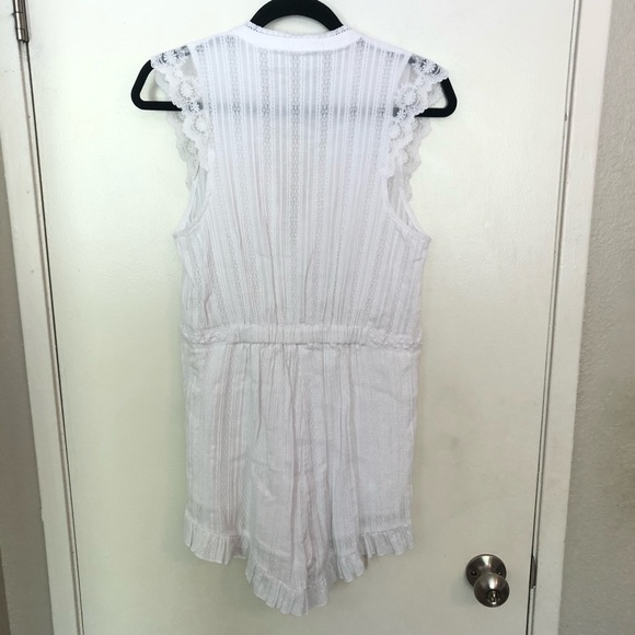 Lace White Romper - Picture 4 of 4